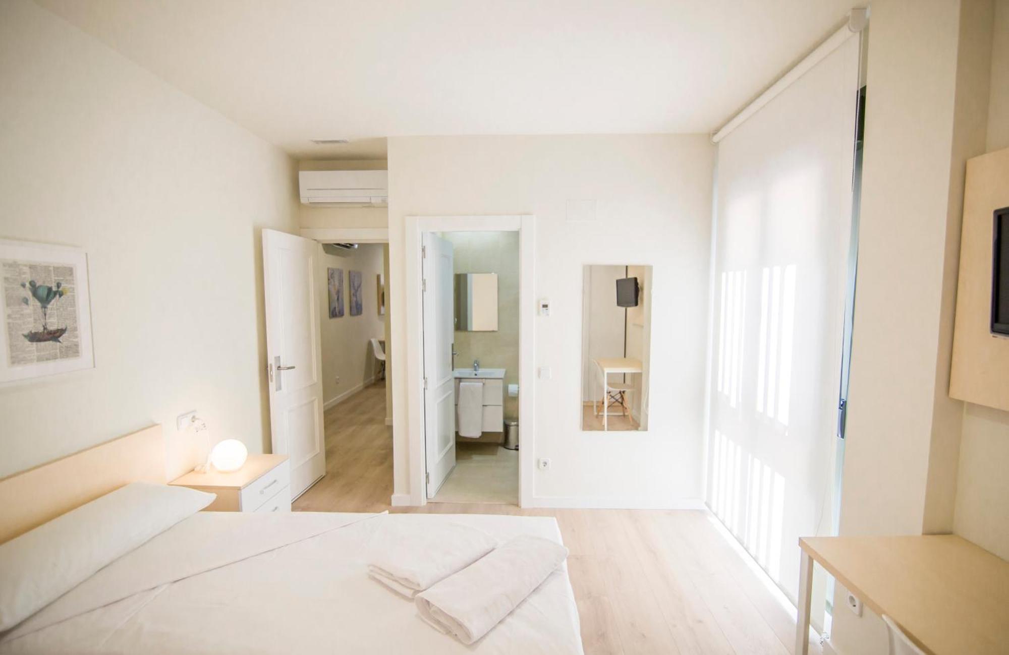 Apartamentos Plaza De Santiago - Estudios Turisticos - 1 Llave بينتو المظهر الخارجي الصورة