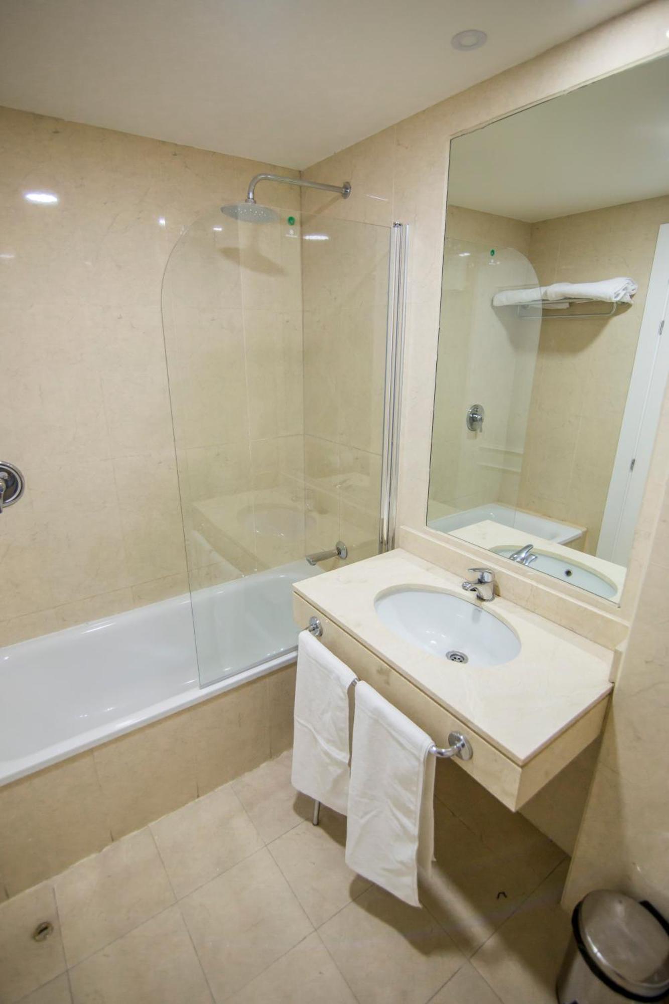Apartamentos Plaza De Santiago - Estudios Turisticos - 1 Llave بينتو المظهر الخارجي الصورة