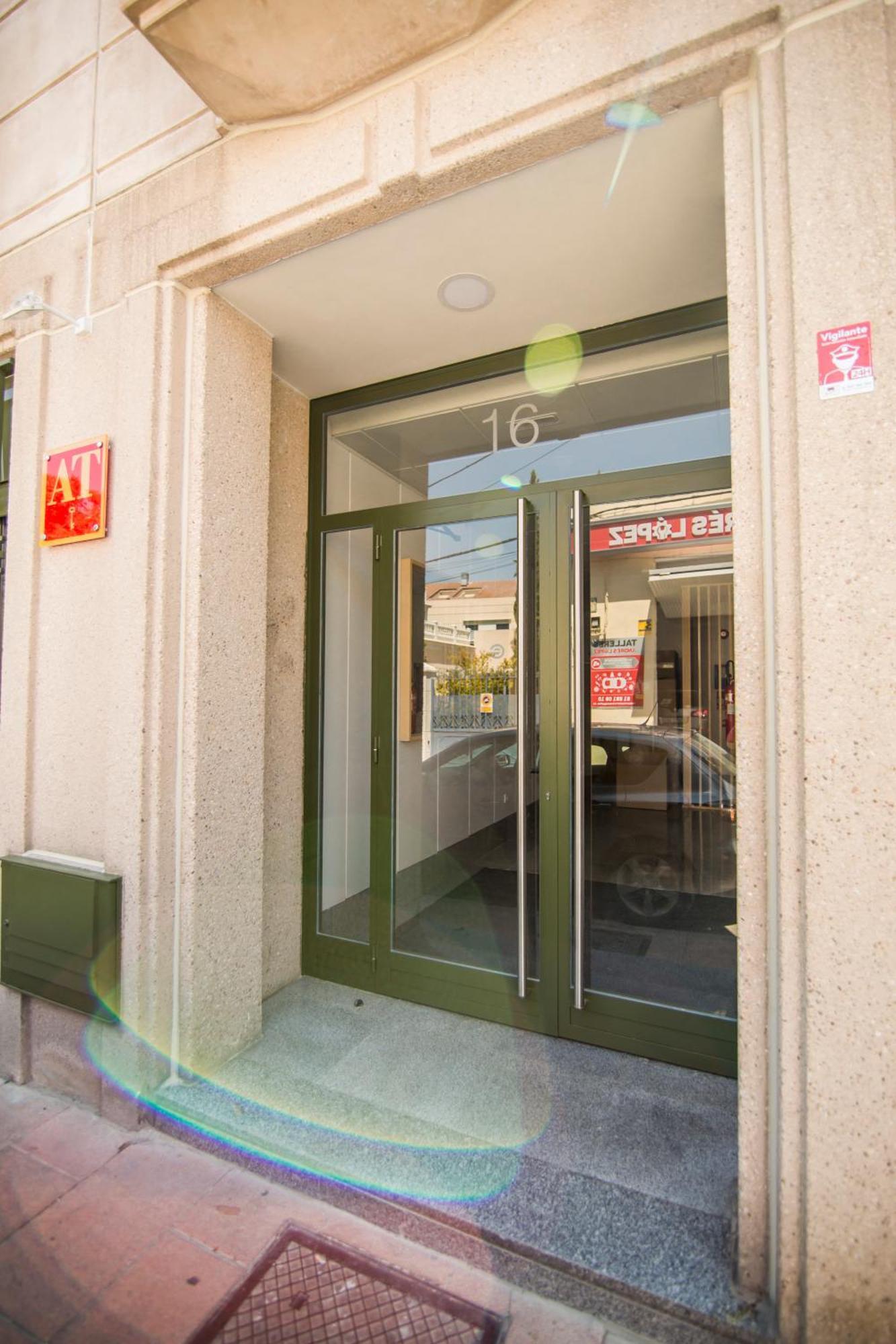 Apartamentos Plaza De Santiago - Estudios Turisticos - 1 Llave بينتو المظهر الخارجي الصورة